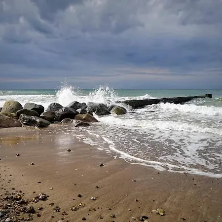 6 Person In Vejby-by Traum