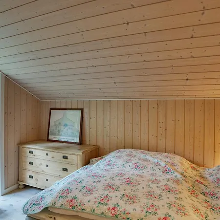 6 Person In Vejby-by Traum *